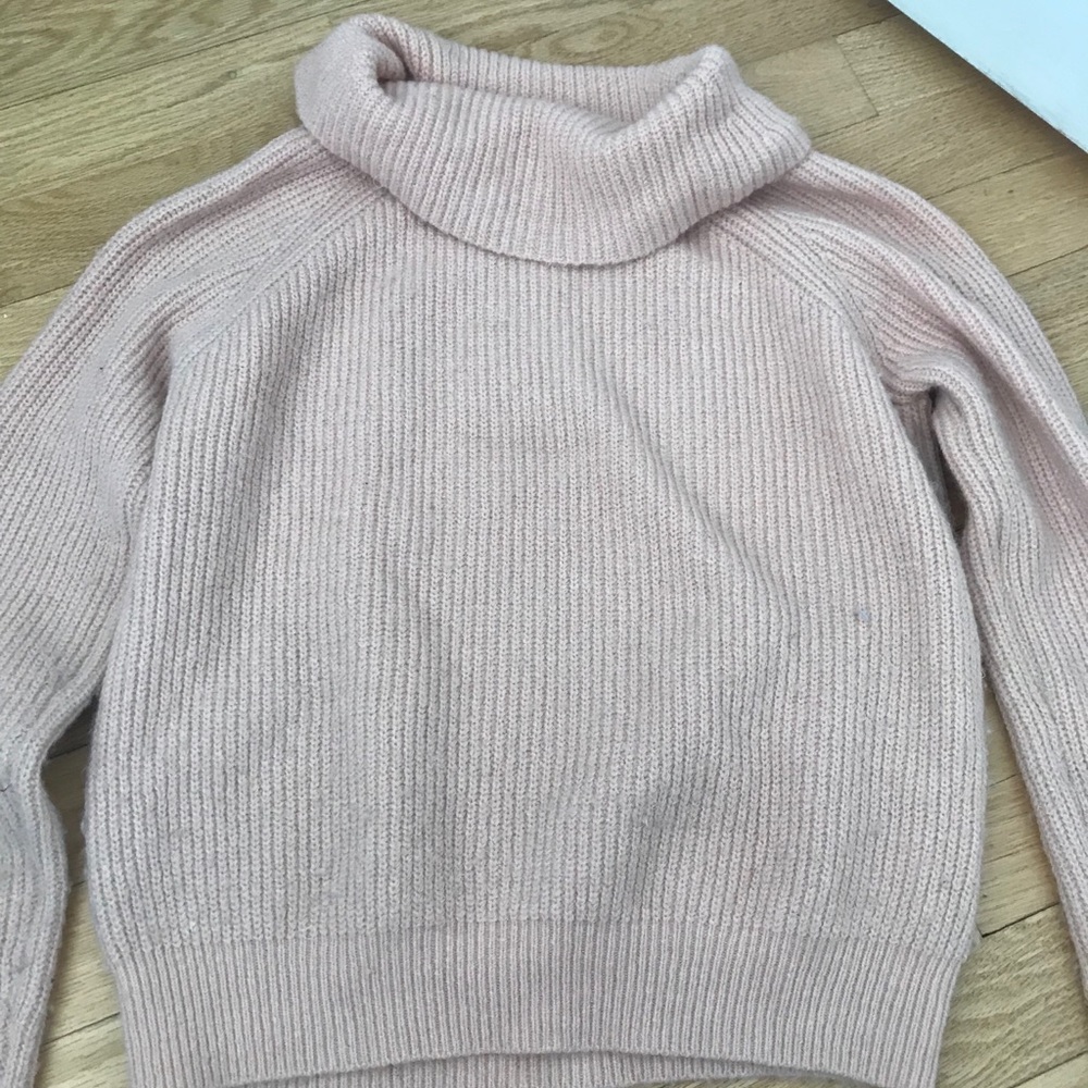 Forever 21 turtleneck sweater